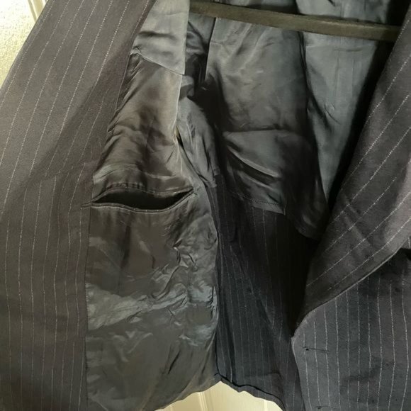 Brooks Brothers Men’s “346” Navy Pinstriped Blazer - Picture 16 of 16